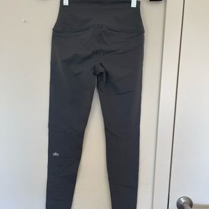 Alo High- Waist Airlift Legging: Grey
Worn once
Size XS